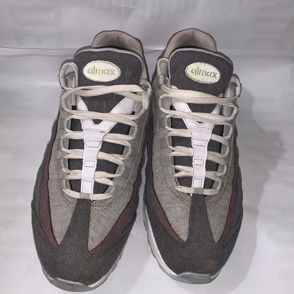 Running shoes - Picture 3 of 6
